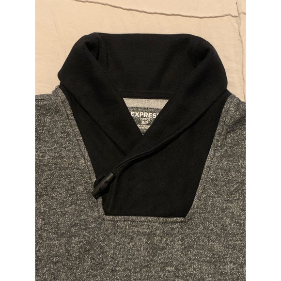 Express Fleece Sweater - Picture 4 of 7